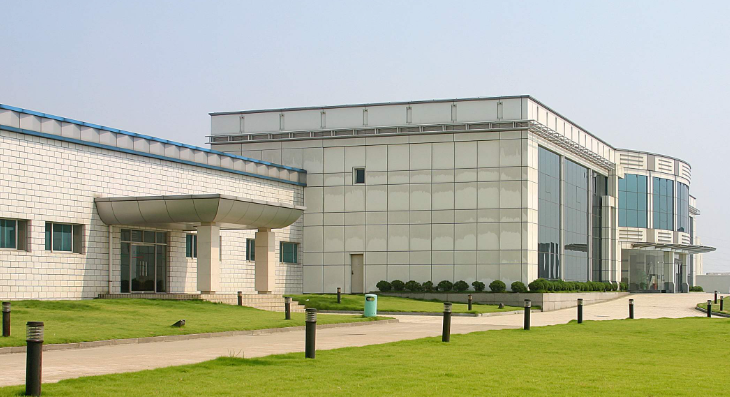 工厂安防升级指南：四川秉哲科技门禁道闸与视频大屏联动方案